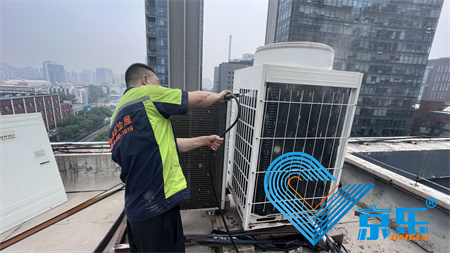 空調(diào)回風(fēng)口比馬桶臟 專業(yè)深度清洗流程大公開